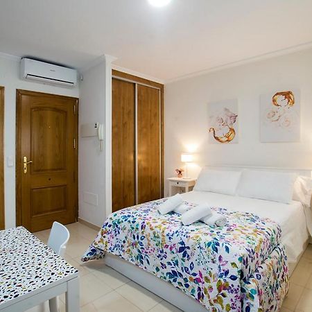 Apartamentos Amat - Only Adult - Playa El Bajondillo Торремолинос Экстерьер фото