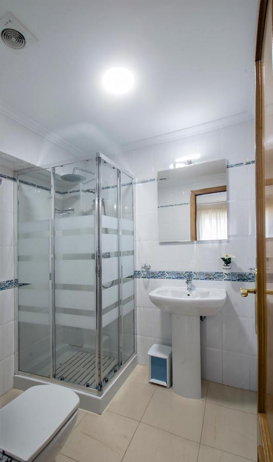 Apartamentos Amat - Only Adult - Playa El Bajondillo Торремолинос Экстерьер фото