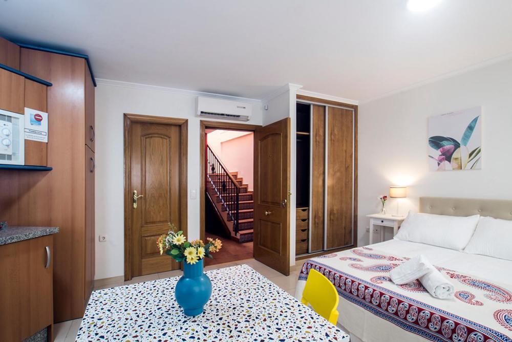 Apartamentos Amat - Only Adult - Playa El Bajondillo Торремолинос Экстерьер фото