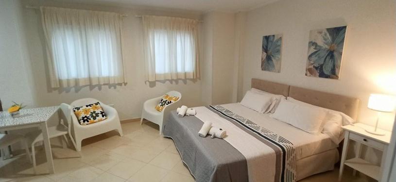 Apartamentos Amat - Only Adult - Playa El Bajondillo Торремолинос Экстерьер фото