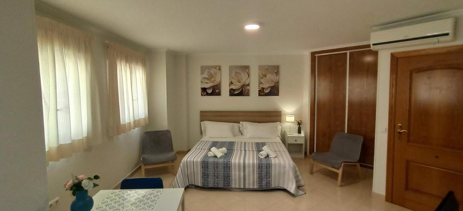 Apartamentos Amat - Only Adult - Playa El Bajondillo Торремолинос Экстерьер фото