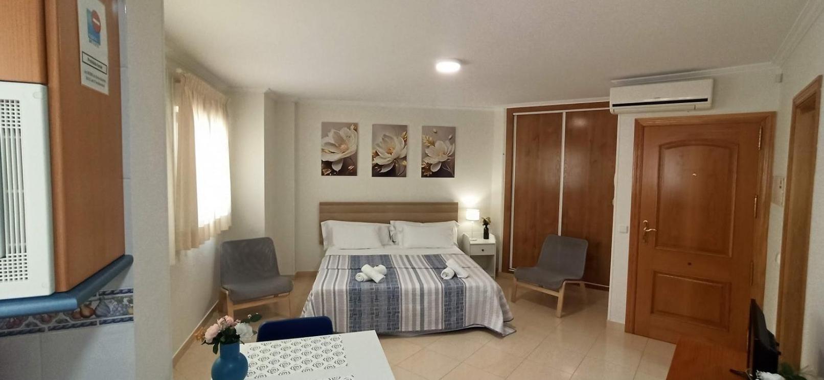 Apartamentos Amat - Only Adult - Playa El Bajondillo Торремолинос Экстерьер фото